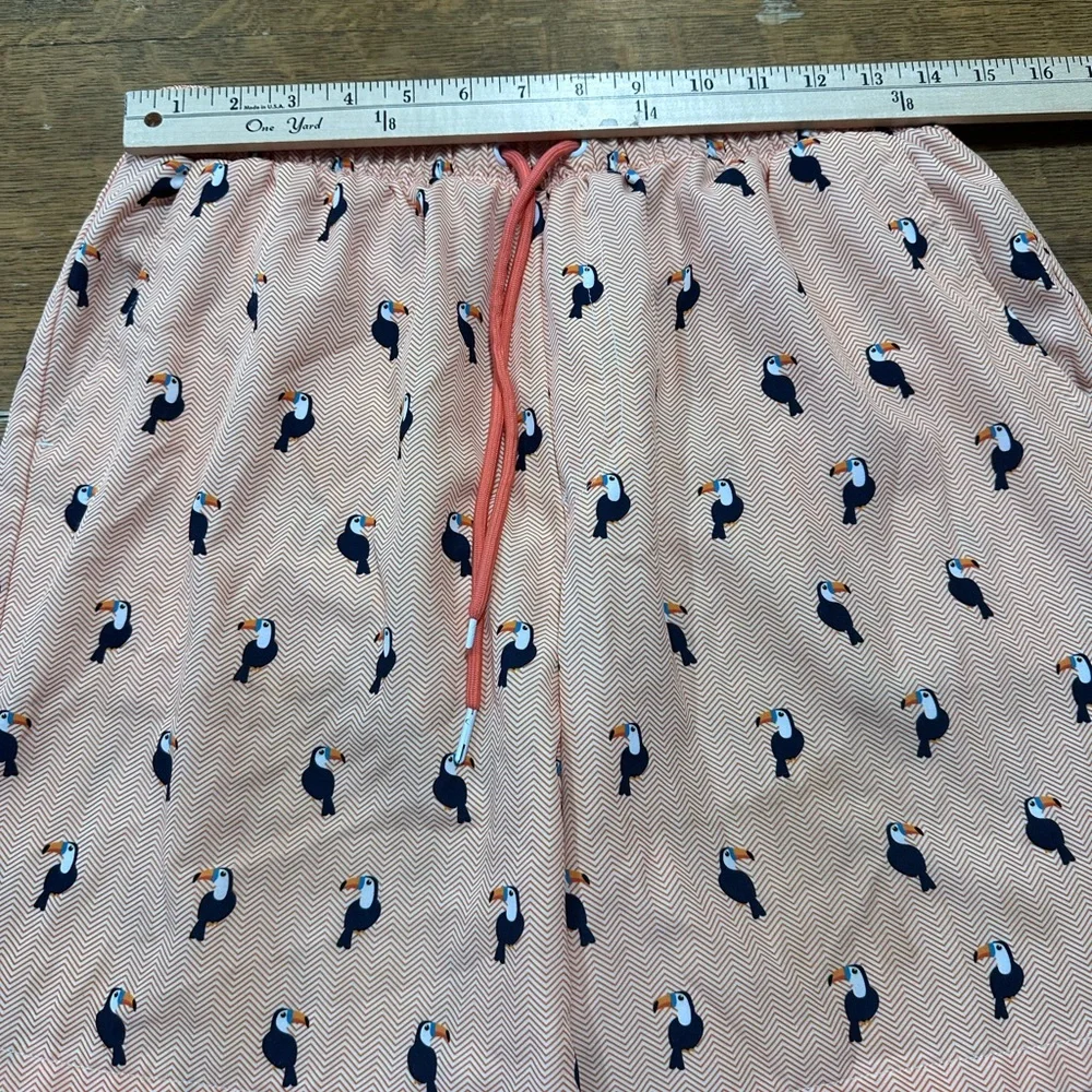 Mosmann Australia‎ Toucan print swim shorts sz medium(Z)